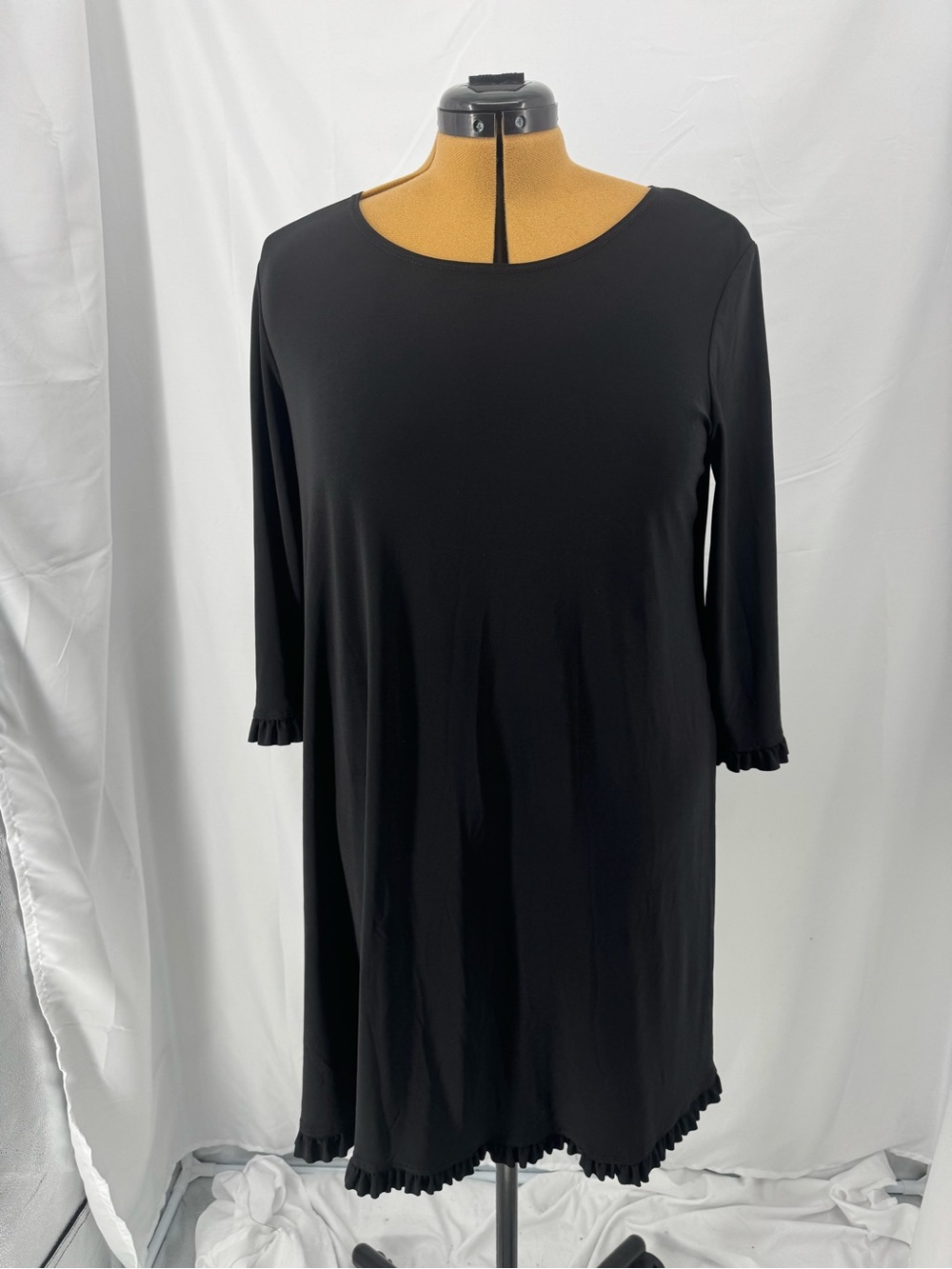 Classic Black Women's Shift Dress - Elegant Everyday Style 0358